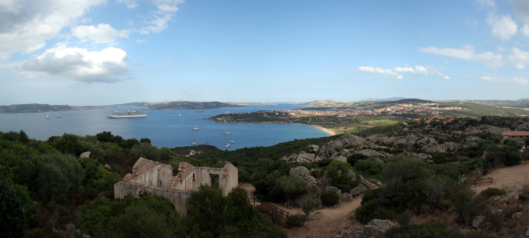 Quanto costa una vacanza a Palau: alloggi, spiagge e traghetti
